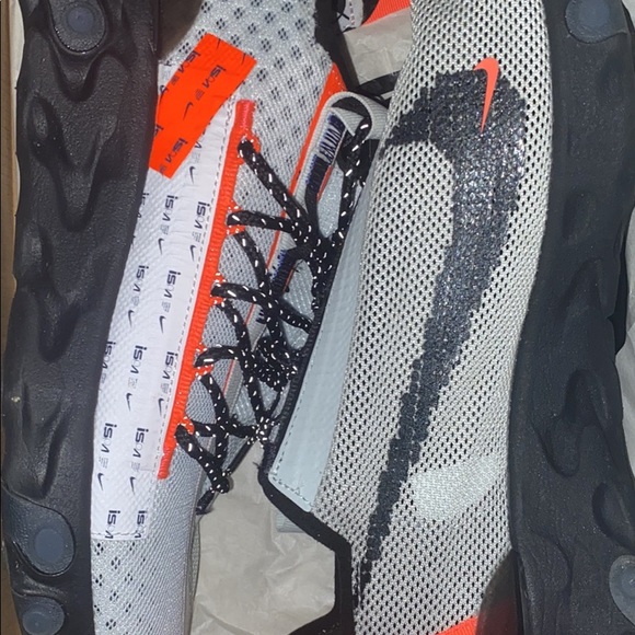 Mens nikes - Picture 2 of 5